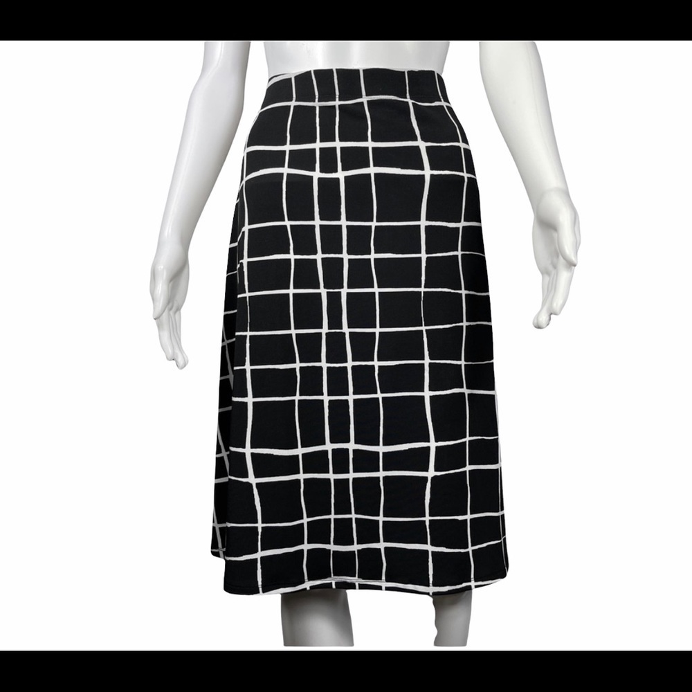CHICOS  Knee Length Skirt Black White SZ 2 Large 12 Elastic Waist